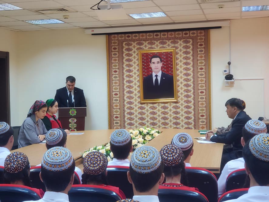 An advocacy and instruction meeting titled “Döwletlilik däpleri we hukuk medeniýeti: Nesilleriň dowamatlylygy”