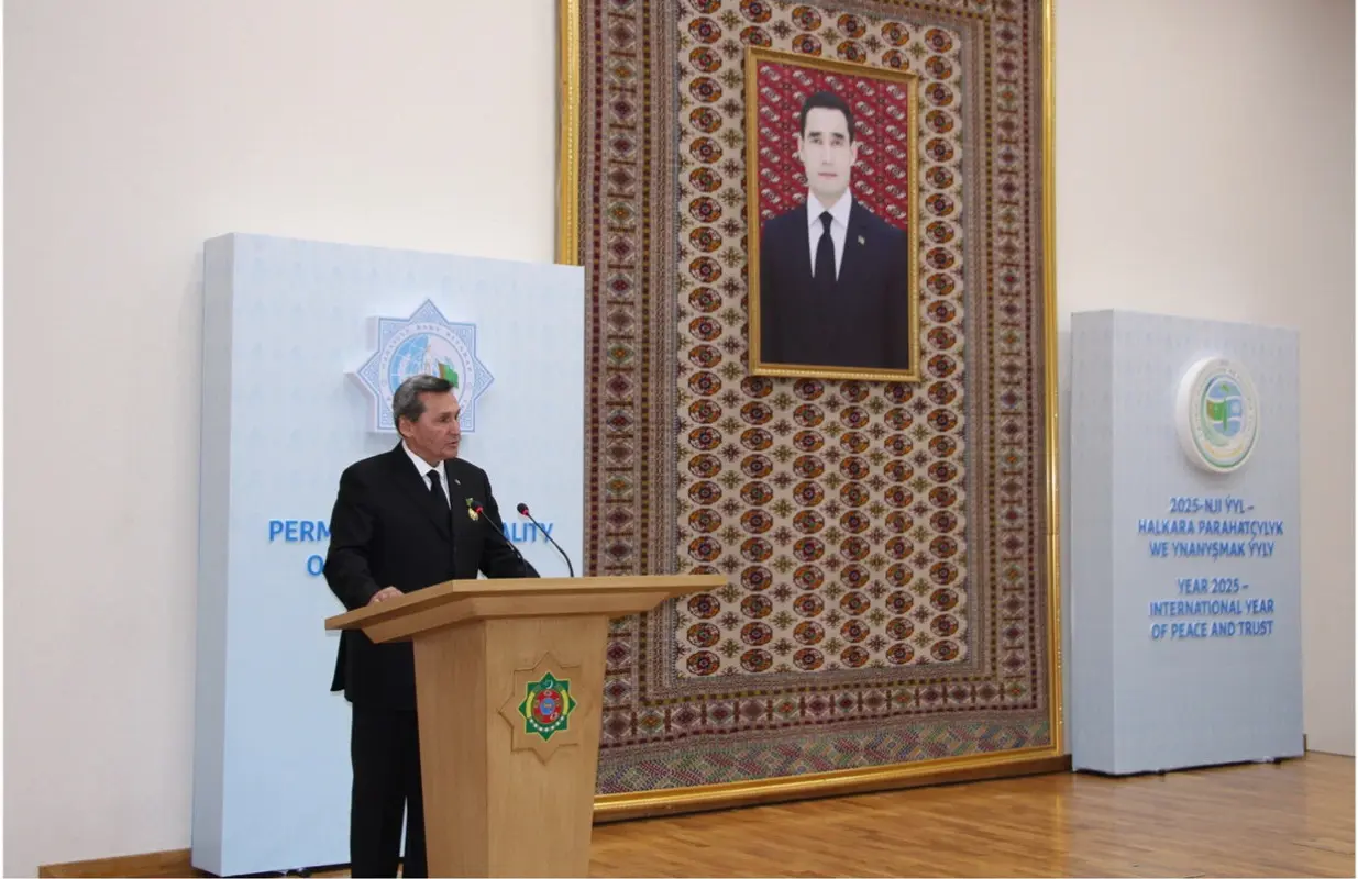 A ceremony was held to present state awards on the oссasion of the 30th anniversary of Turkmenistan's Neutrality